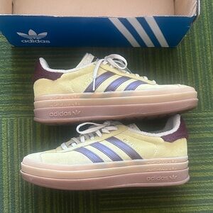 Adidas Women's Gazelle yellow and maroon Sneakers size 8.5 40 1/2 GUC